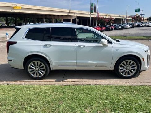 Used 2020 Cadillac XT6 Premium Luxury AWD/4WD image 3