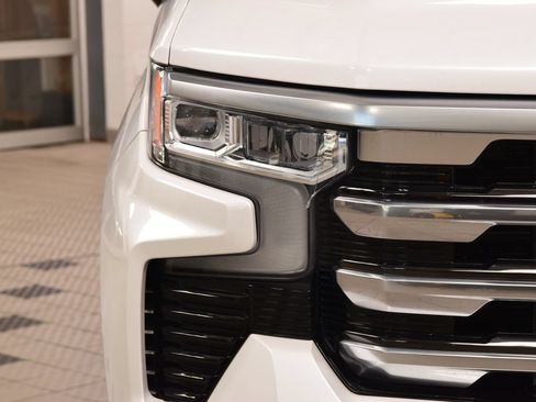 Used 2024 Chevrolet Silverado 1500 High Country AWD/4WD image 12