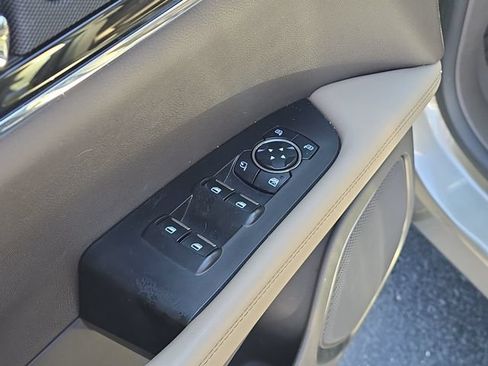 Used 2023 Lincoln Nautilus FWD image 9