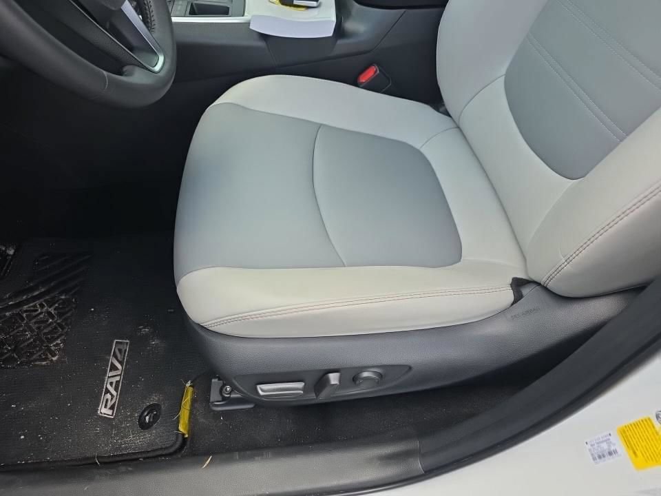 Used 2025 Toyota RAV4 XLE Premium FWD image 11