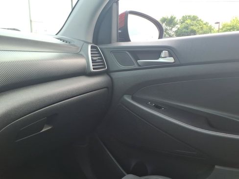 Used 2019 Hyundai Tucson SE AWD/4WD image 18