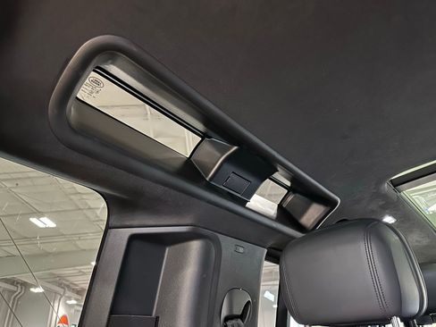 Used 2025 Land Rover Defender 110 X image 50