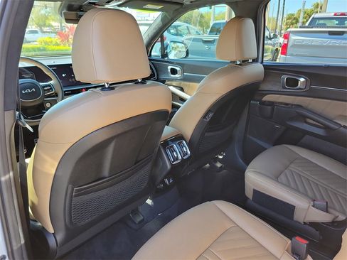 Used 2025 Kia Sorento SX Prestige w/ Olive Brown Leather Package image 12