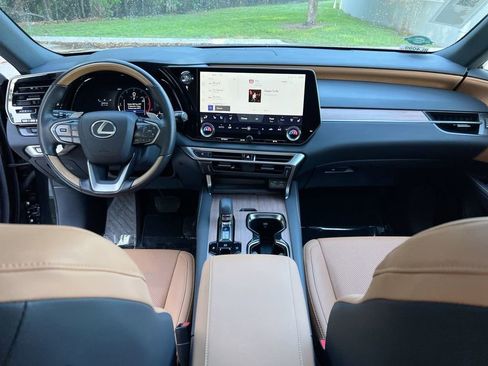 Certified 2025 Lexus RX 350 Premium w/ Accessory Package (Z1) image 20