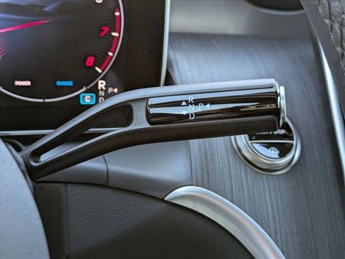 Certified 2025 Mercedes-Benz GLC 300 image 15