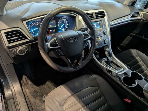 Used 2014 Ford Fusion SE image 2