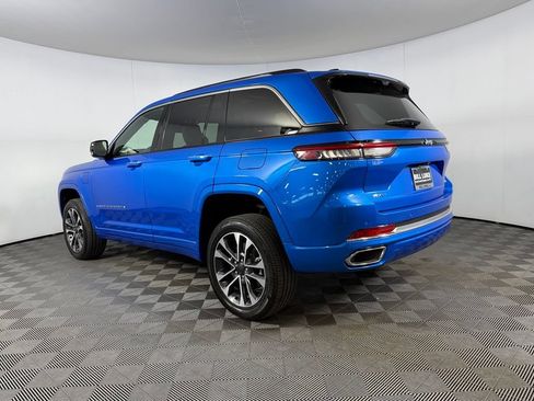 Used 2024 Jeep Grand Cherokee Overland w/ Advanced Protech Group III AWD/4WD image 9