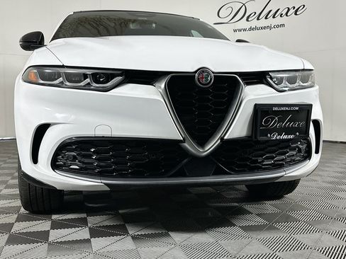 Used 2024 Alfa Romeo Tonale Ti AWD/4WD image 32
