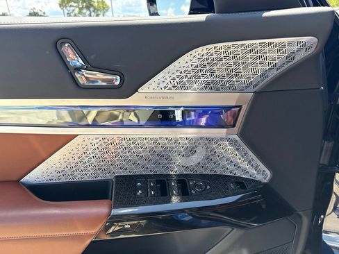 Certified 2023 BMW 760i xDrive AWD/4WD image 15