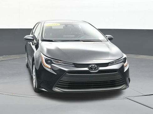 Used 2025 Toyota Corolla LE FWD image 24
