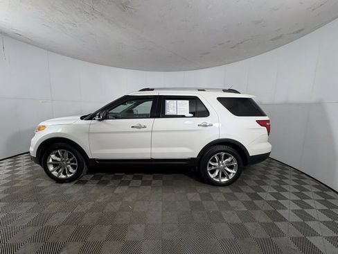 Used 2014 Ford Explorer XLT w/ Equipment Group 201A image 2