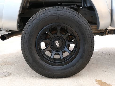 Used 2007 Toyota Tacoma PreRunner w/ TRD Sport Pkg #1 RWD image 19
