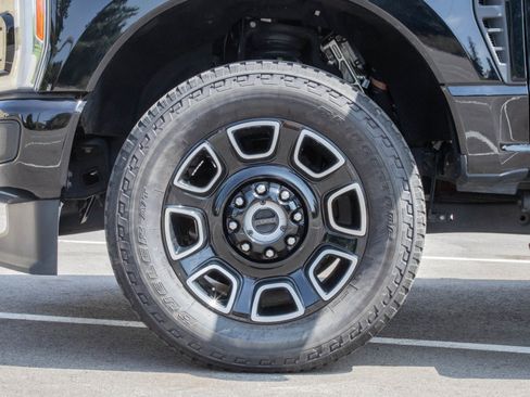 Used 2025 Ford F350 Platinum AWD/4WD image 27