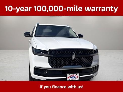 Used 2025 Lincoln Navigator L Reserve AWD/4WD image 9