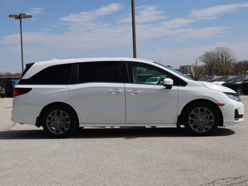 Used 2026 Honda Odyssey Touring image 7