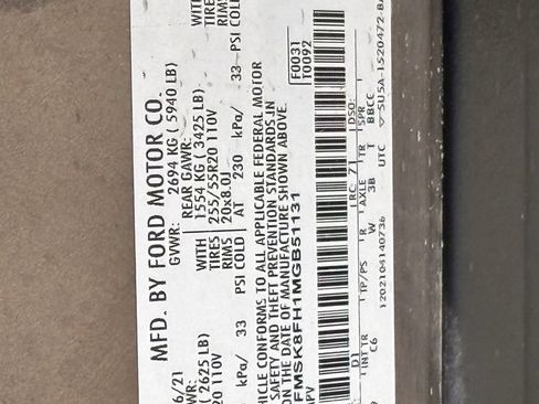 Used 2021 Ford Explorer Limited w/ Equipment Group 301A AWD/4WD image 30