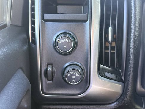 Used 2017 Chevrolet Silverado 1500 LT w/ LT Convenience Package AWD/4WD image 18