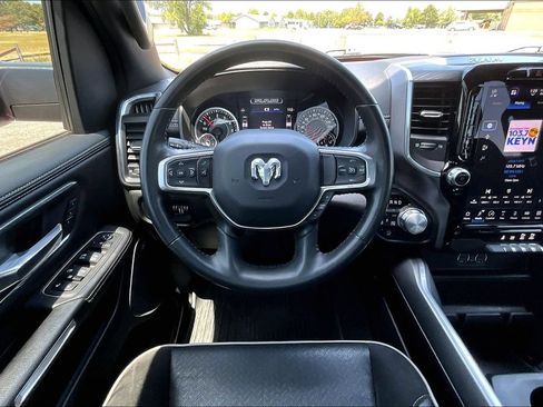 Used 2023 RAM 1500 Laramie AWD/4WD image 5