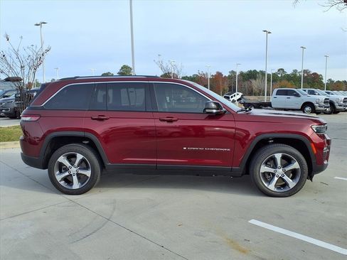 Used 2023 Jeep Grand Cherokee 4WD 4xe image 5