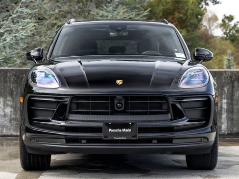 Certified 2026 Porsche Macan AWD/4WD image 8
