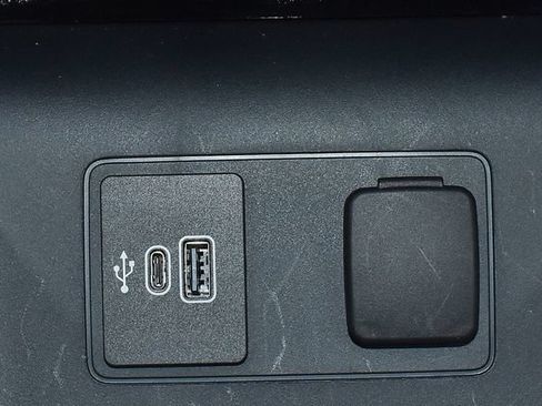 Used 2026 Ford Explorer Platinum w/ LUX Leather Package AWD/4WD image 31