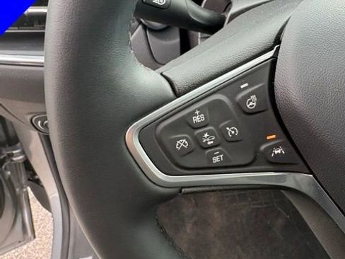 Used 2023 Chevrolet Equinox Premier image 15