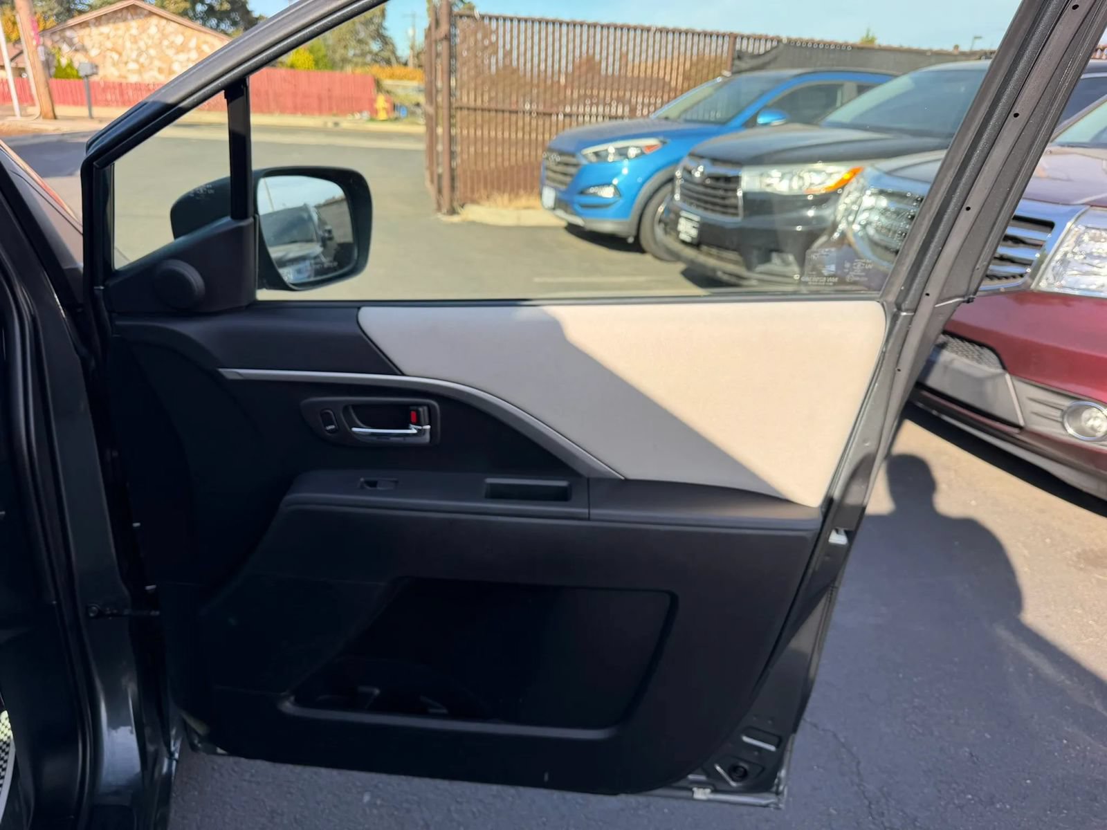Used 2012 MAZDA MAZDA5 Sport FWD image 15