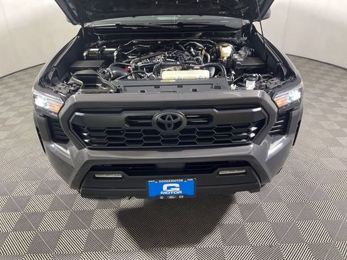 Used 2024 Toyota Tacoma TRD Off-Road AWD/4WD image 26