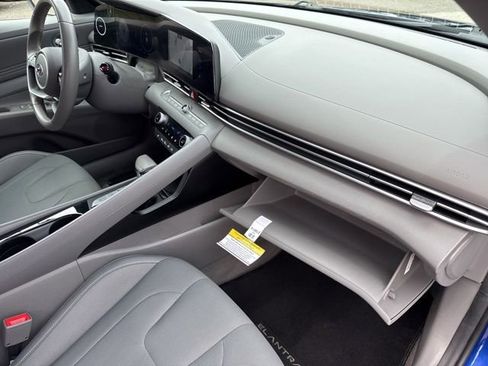 Used 2023 Hyundai Elantra SEL w/ Convenience Package image 23