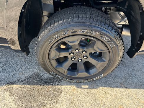 New 2026 RAM 1500 Big Horn AWD/4WD image 18