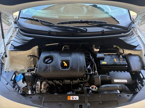 Used 2025 Kia Soul LX w/ LX Technology Package image 32