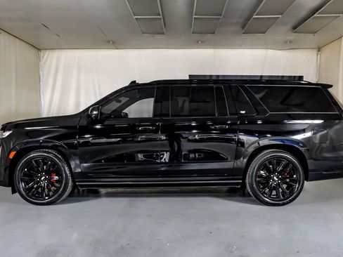 Used 2021 Cadillac Escalade ESV Sport w/ Driver Assist Tech Package image 11