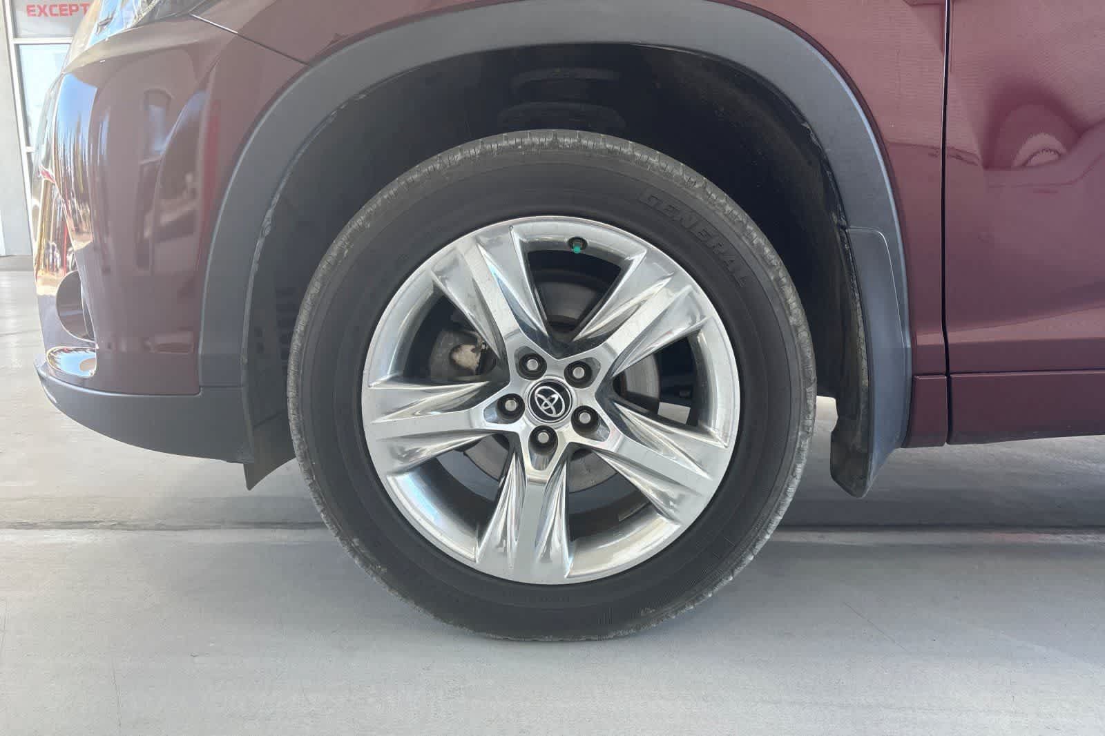 Used 2018 Toyota Highlander Limited AWD/4WD image 12