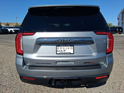 Used 2023 GMC Yukon AT4 w/ AT4 Premium Plus Package AWD/4WD image 12