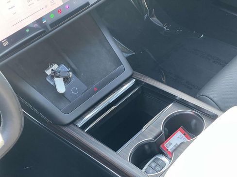 Used 2024 Tesla Model S image 17