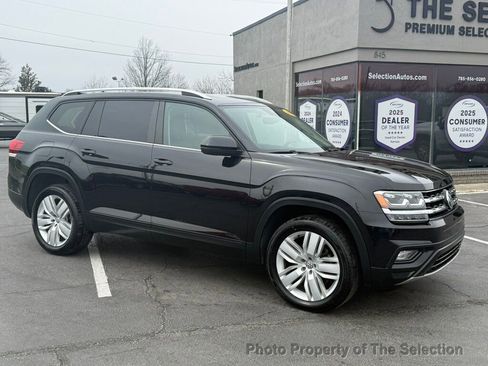 Used 2019 Volkswagen Atlas SE w/ Panoramic Sunroof Package image 2