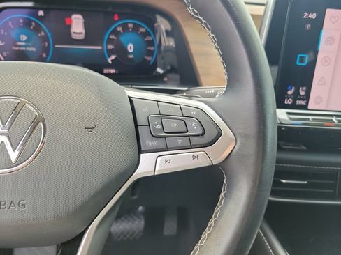 Used 2024 Volkswagen Atlas SE FWD image 18