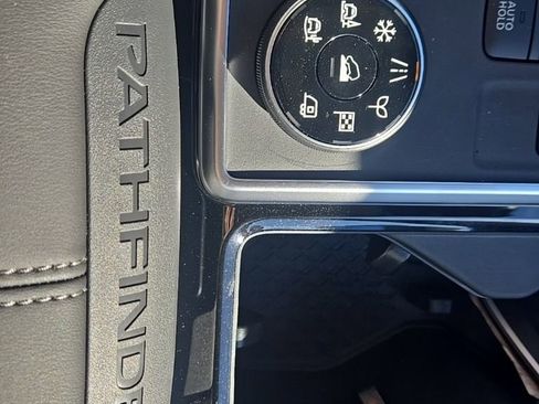 New 2026 Nissan Pathfinder Platinum image 23