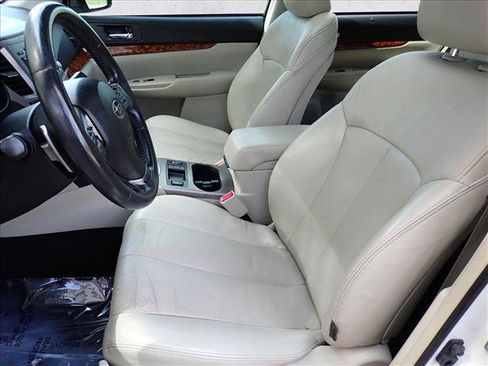 Used 2012 Subaru Outback 3.6R Limited w/ Moonroof Pkg AWD/4WD image 9