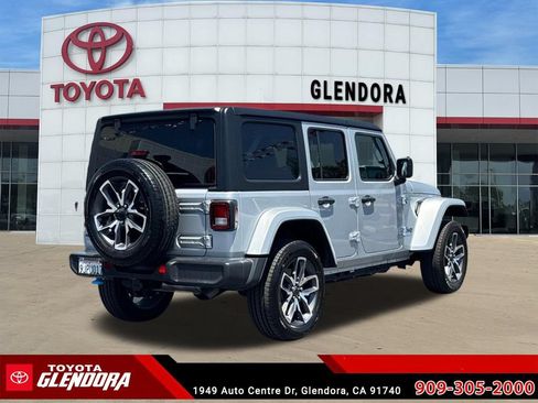 Used 2024 Jeep Wrangler Unlimited w/ Convenience Group AWD/4WD image 11