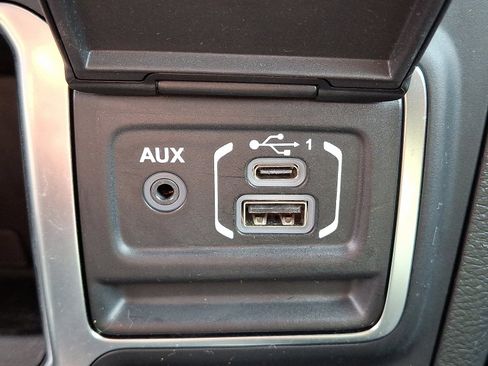 Used 2022 Jeep Wrangler Unlimited Sport image 23