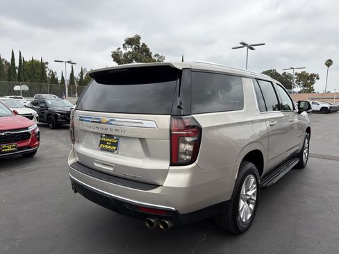 Used 2024 Chevrolet Suburban Premier AWD/4WD image 8
