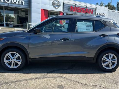 New 2025 Nissan Kicks Play S image 7