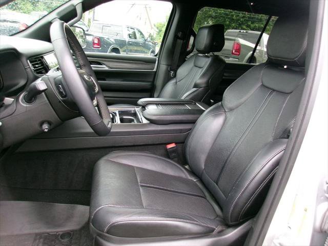 Certified 2024 Jeep Wagoneer Series III AWD/4WD image 7