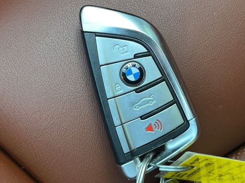 Used 2022 BMW 750i xDrive w/ Autobahn Package AWD/4WD image 28