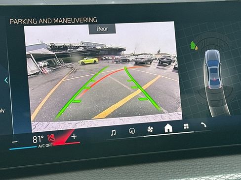 Used 2025 BMW 330i xDrive Sedan w/ Convenience Package image 22