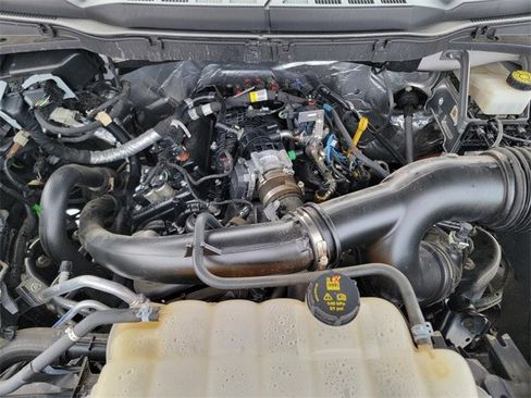 Certified 2022 Ford F150 XLT w/ Equipment Group 302A High image 40