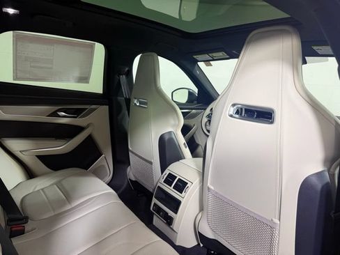 Certified 2026 Jaguar F-PACE R-Dynamic S AWD/4WD image 28
