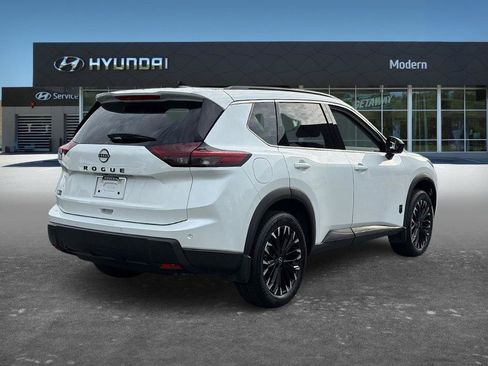 Used 2026 Nissan Rogue Dark Armor FWD image 4
