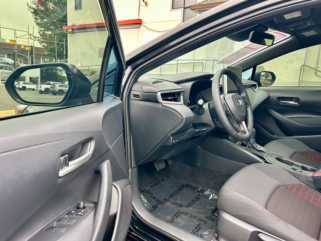 Certified 2026 Toyota Corolla SE w/ SE Package FWD image 9